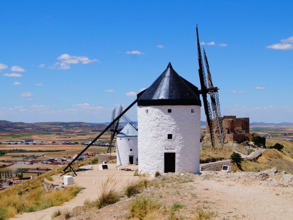 🎠⚔ Ruta del Quijote: cena, bodega, botella de cava y orientación Lagunas de Ruidera (desde 2 noches)
