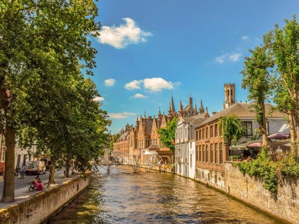 🏰 ¡Descubre Brujas y relájate en Ibis Styles Zeebrugge! 🌟🏨