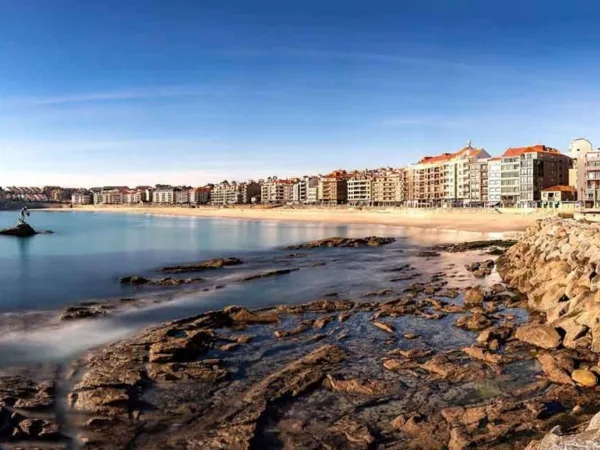 🌞 ¡Descubre la maravillosa Sanxenxo y hospédate en el encantador Hotel Panadeiramar! 🏨✨
