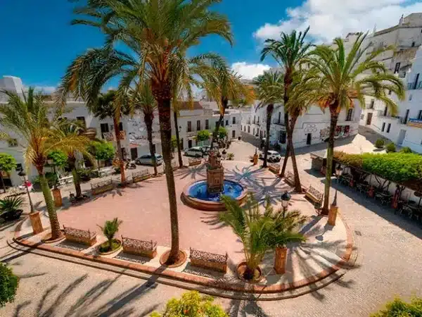 🏰¡Explora el encanto de Vejer de la Frontera en el Hotel Tugasa Convento San Francisco! 🏨✨