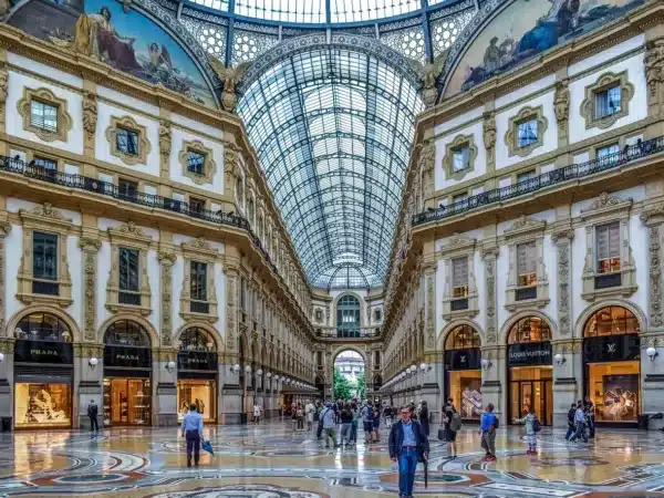 ¡Descubre Milán desde el corazón de San Siro! 🏙️✨
