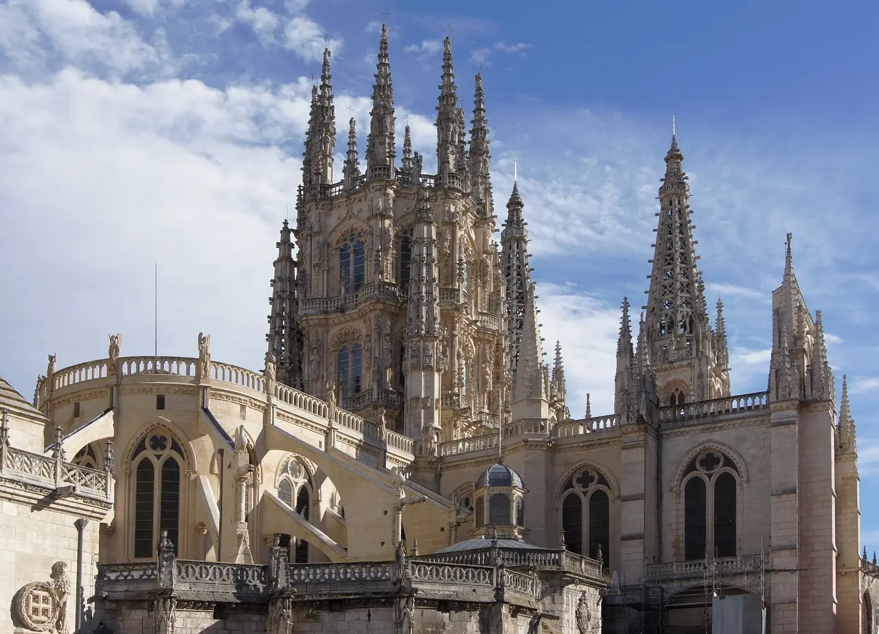 ðŸ°Â¡Descubre la comodidad y tranquilidad de la AbadÃ­a Burgos Camino Santiago! ðŸ¨ðŸŒ¿
