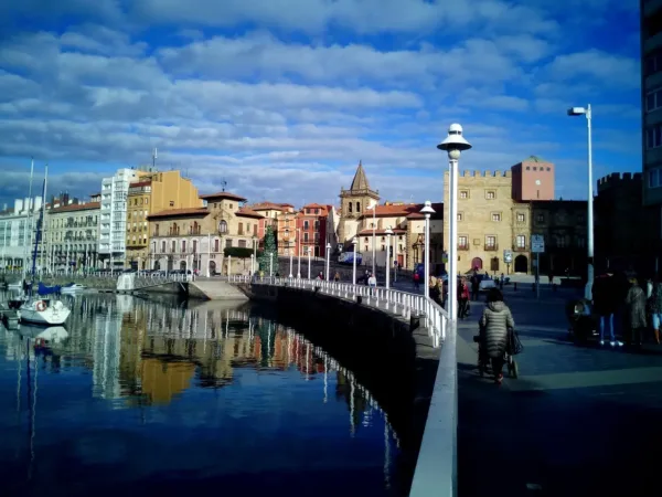 🌊🏖️¡Descubre Gijón desde el encantador Hotel Costa Verde! 🌊🏖️