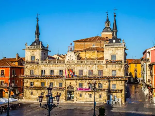 ⚔️Escapa a la Elegancia del Hotel Valcarce León y Descubre Castilla y León 🌟🏨