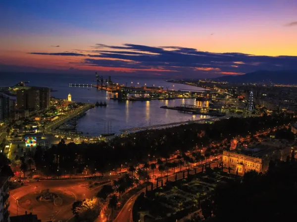 🌴Descubre el Encanto de Málaga en el Hotel La Chancla 🌊☀️