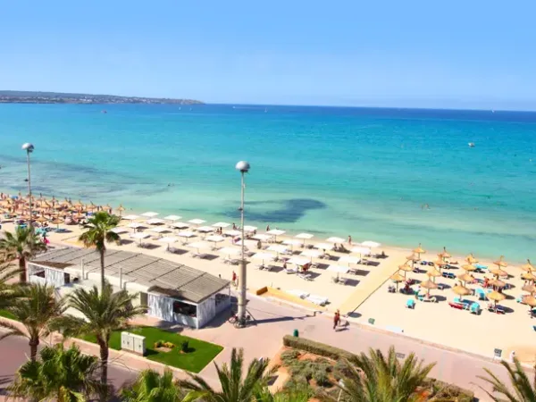 🌴¡Disfruta de unas vacaciones inolvidables en el Hotel BG Caballero en Playa de Palma! 🏖️